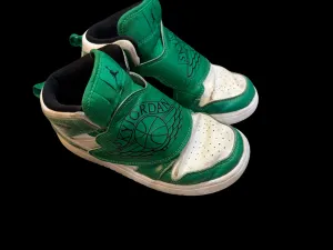 Air Jordan Sneaker 7Y (EU32)