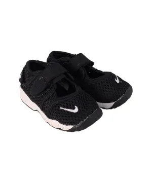 Nike Sneakers (EU22)