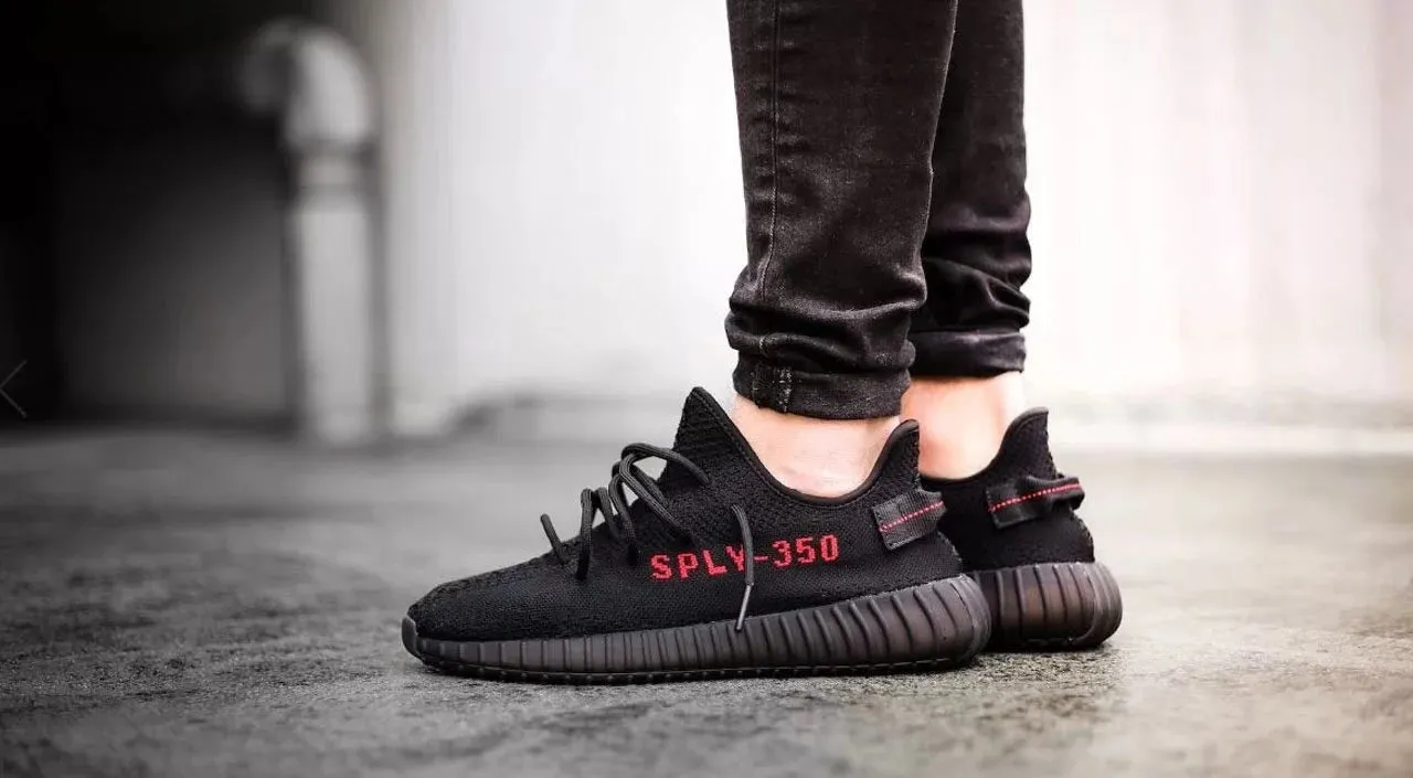 YEEZY BOOST 350 V2 BRED
